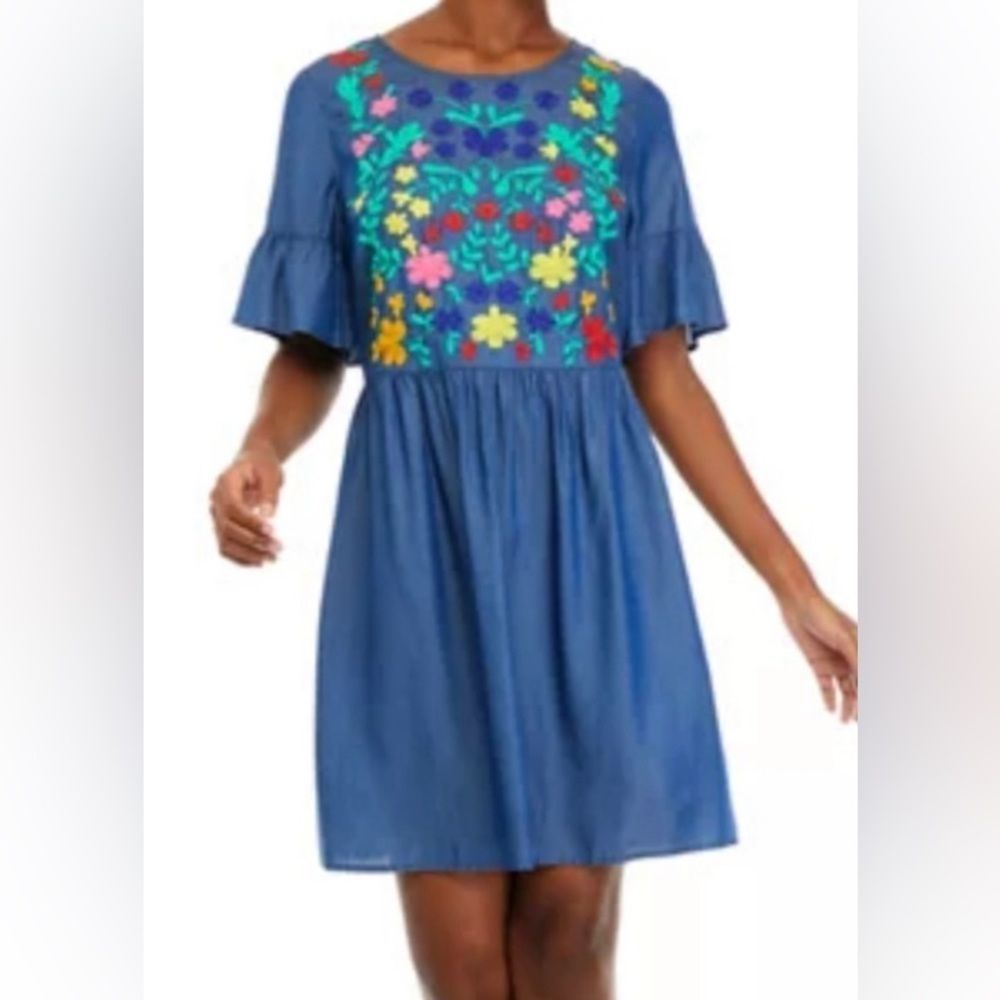 CROWN & IVY Floral Embroidered Dress